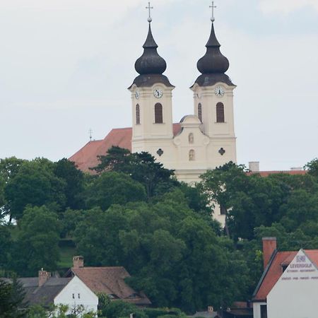 Babamuzeum Kis Apartman Tihany Esterno foto